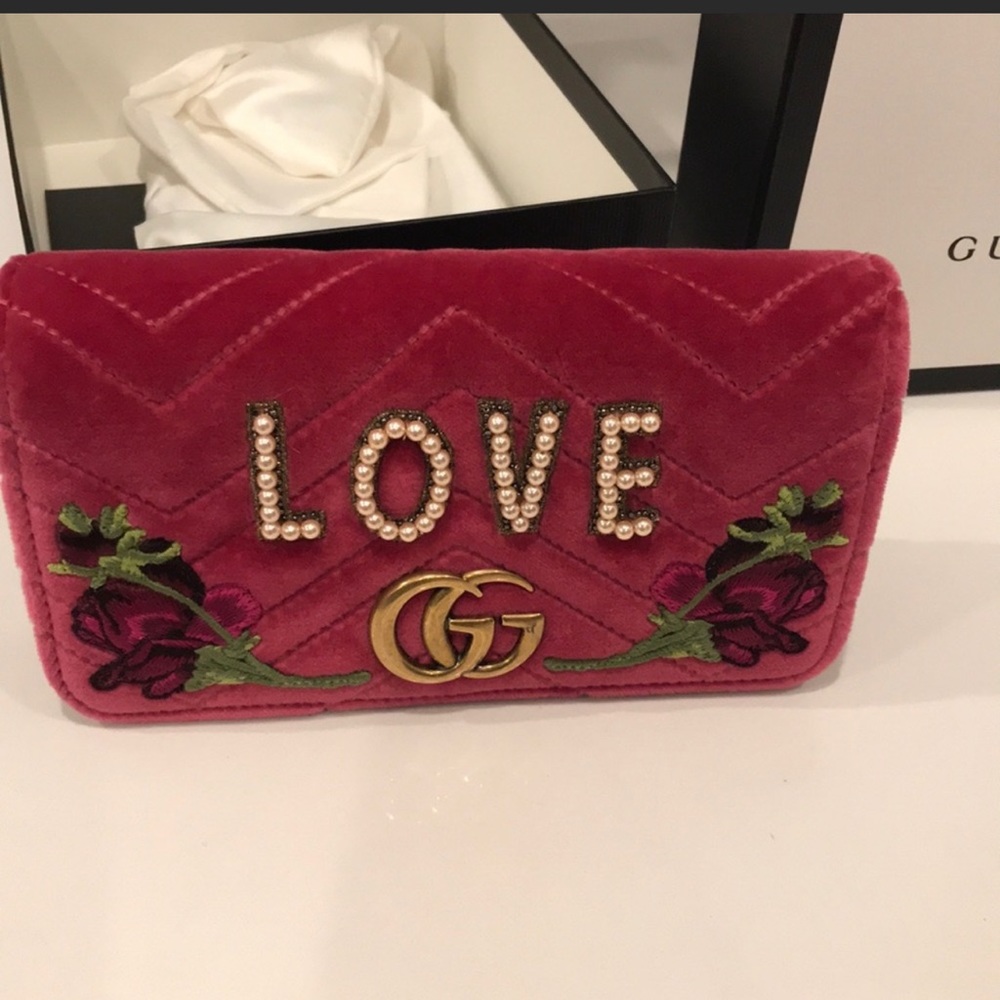 Reposhing*** Gucci Marmount LOVE velvet bag 100% authentic.